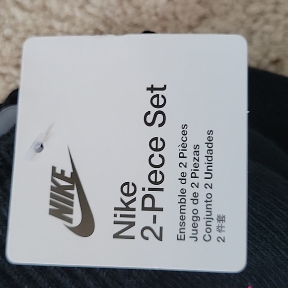 Hat and Glove Set - Picture 2 of 4